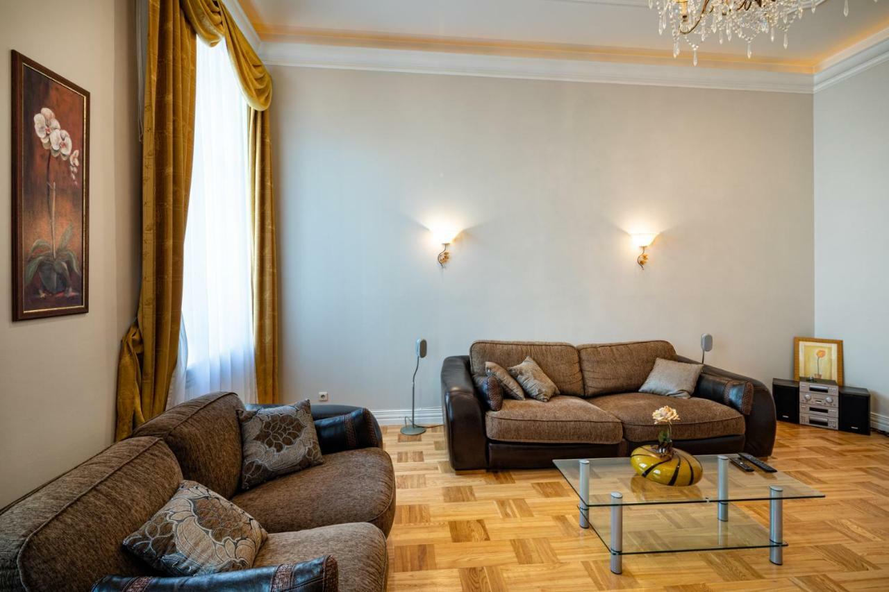 Old Riga 2 Bedroom Vecpilsetas Street Apartment Ngoại thất bức ảnh