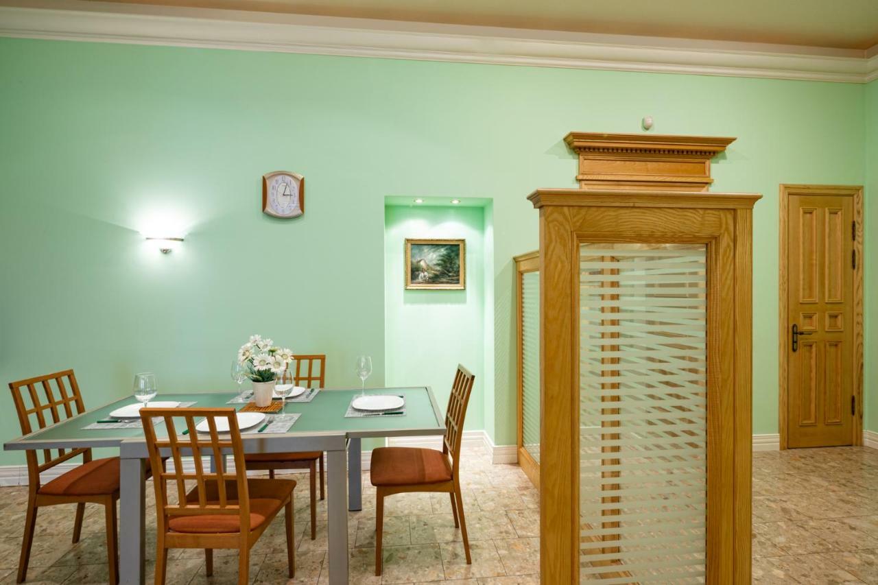 Old Riga 2 Bedroom Vecpilsetas Street Apartment Ngoại thất bức ảnh