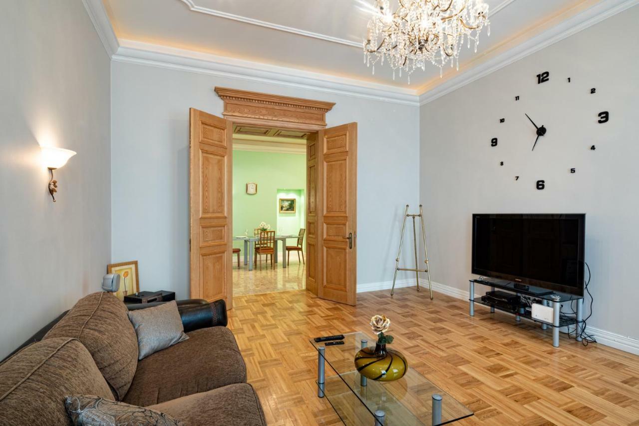 Old Riga 2 Bedroom Vecpilsetas Street Apartment Ngoại thất bức ảnh
