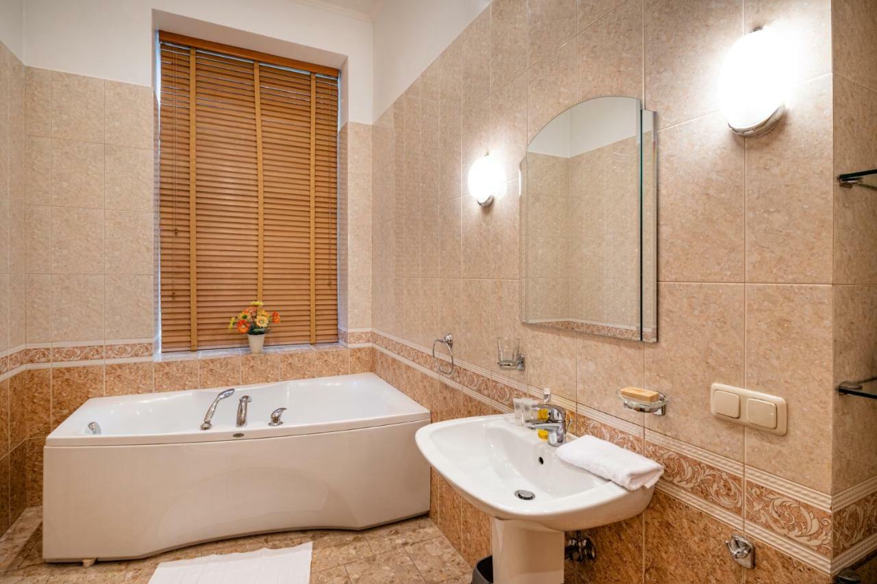 Old Riga 2 Bedroom Vecpilsetas Street Apartment Ngoại thất bức ảnh